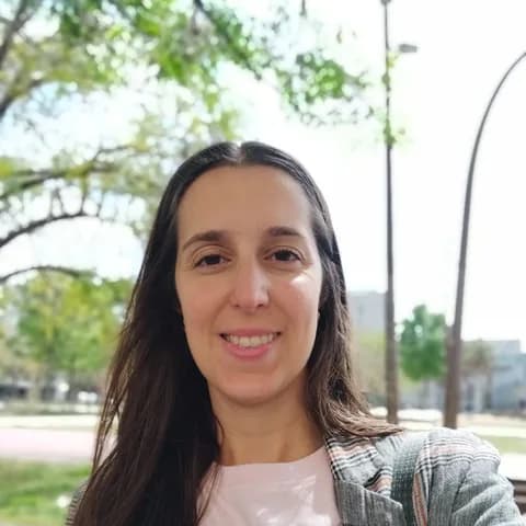 Emi, ilustradora de Club Cometa